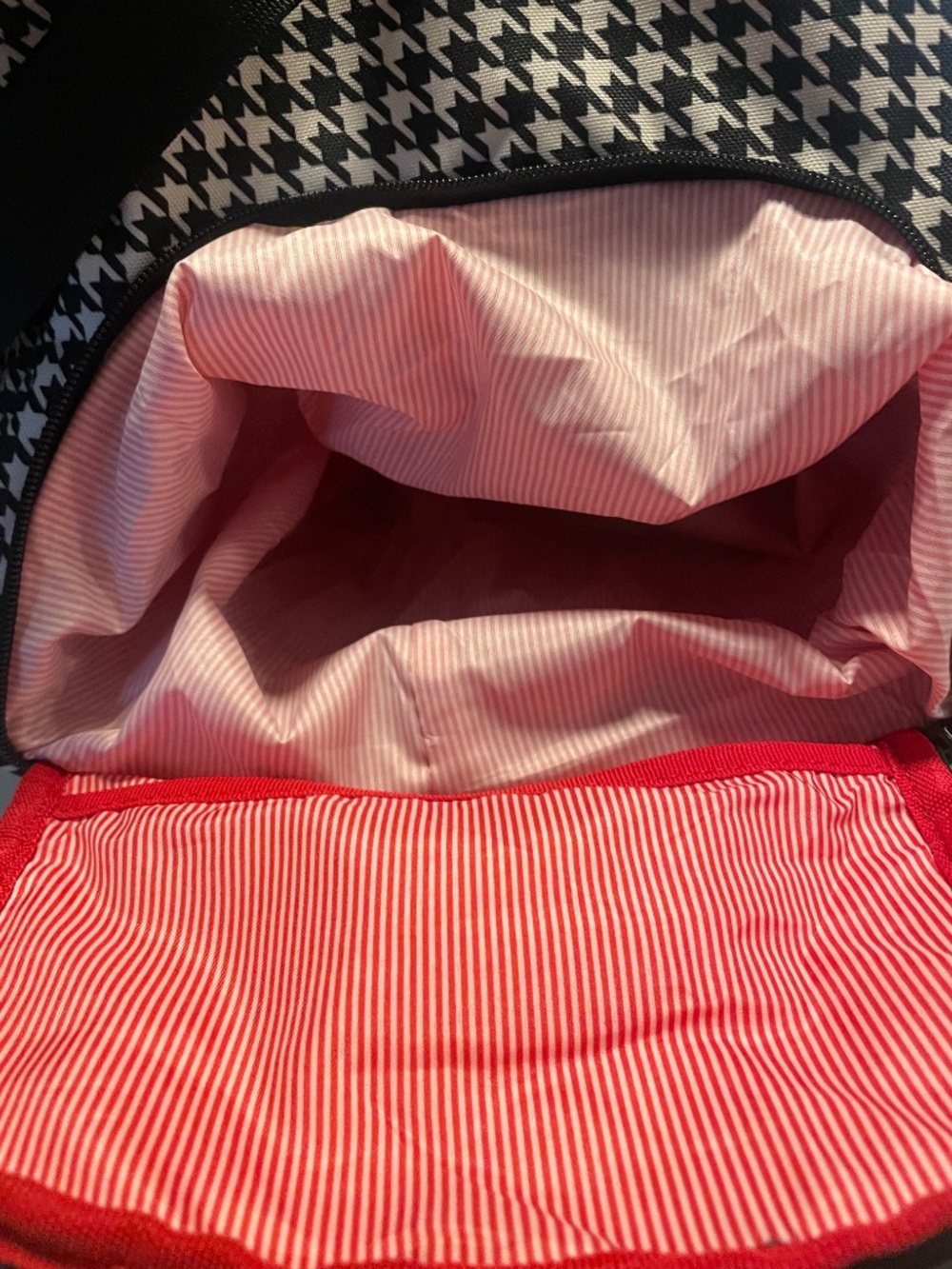 Hershel Supply Co Strand Duffel Bag in Houndstooth and Polka Dot - Picture 3 of 8